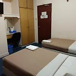 Ang\'S Hotel
