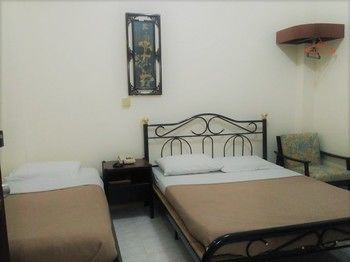 Ang's Hotel 2*