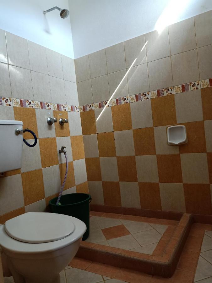 Ang's Hotel 2*